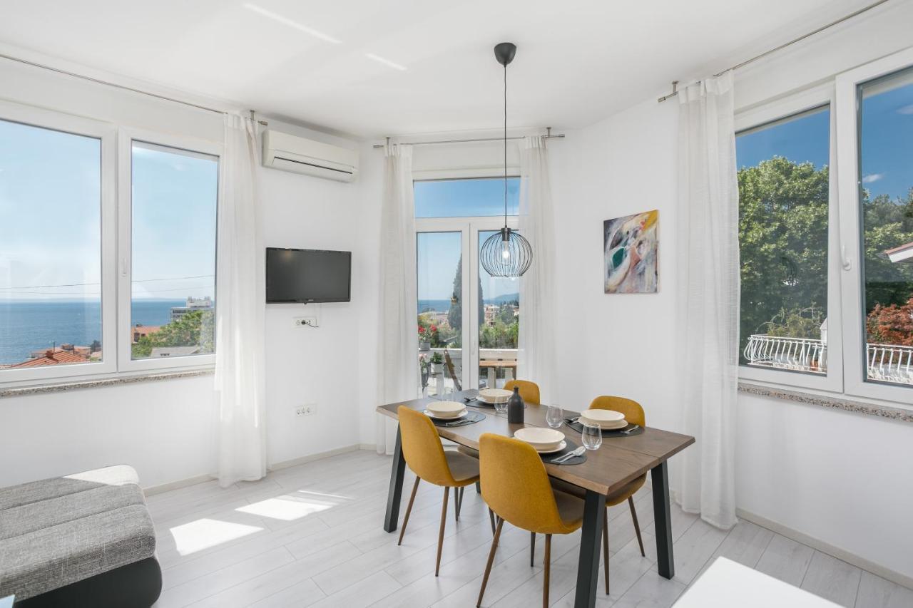 Zora Apartment